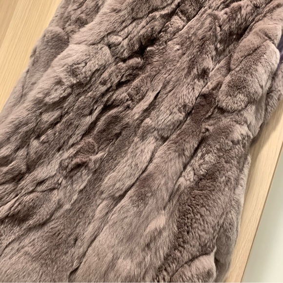 Jocelyn Authentic Lavender Rabbit Fur Hooded Vest - M - Picture 4 of 7